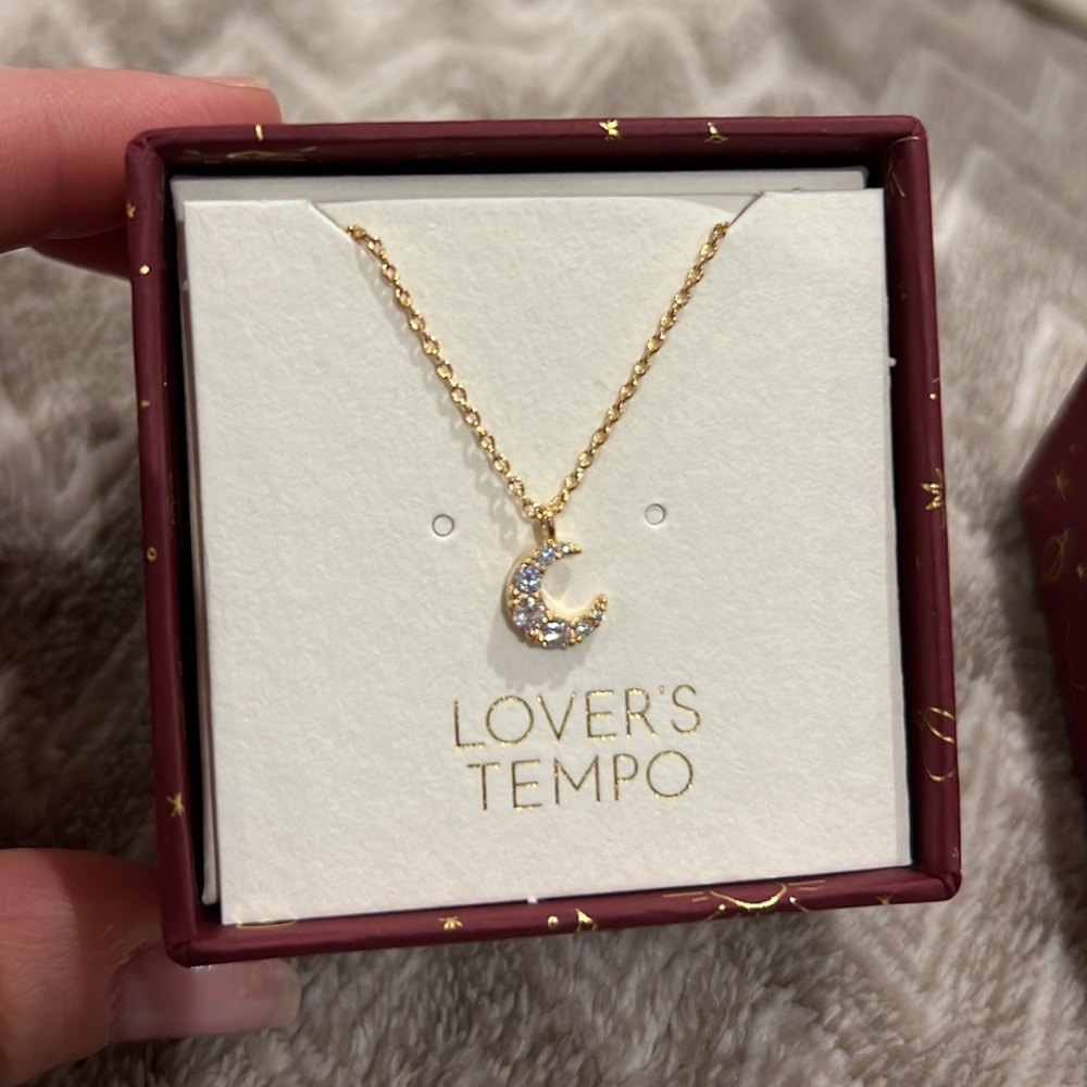 Lover’s Tempo Moon Necklace - NWT 😍🌙